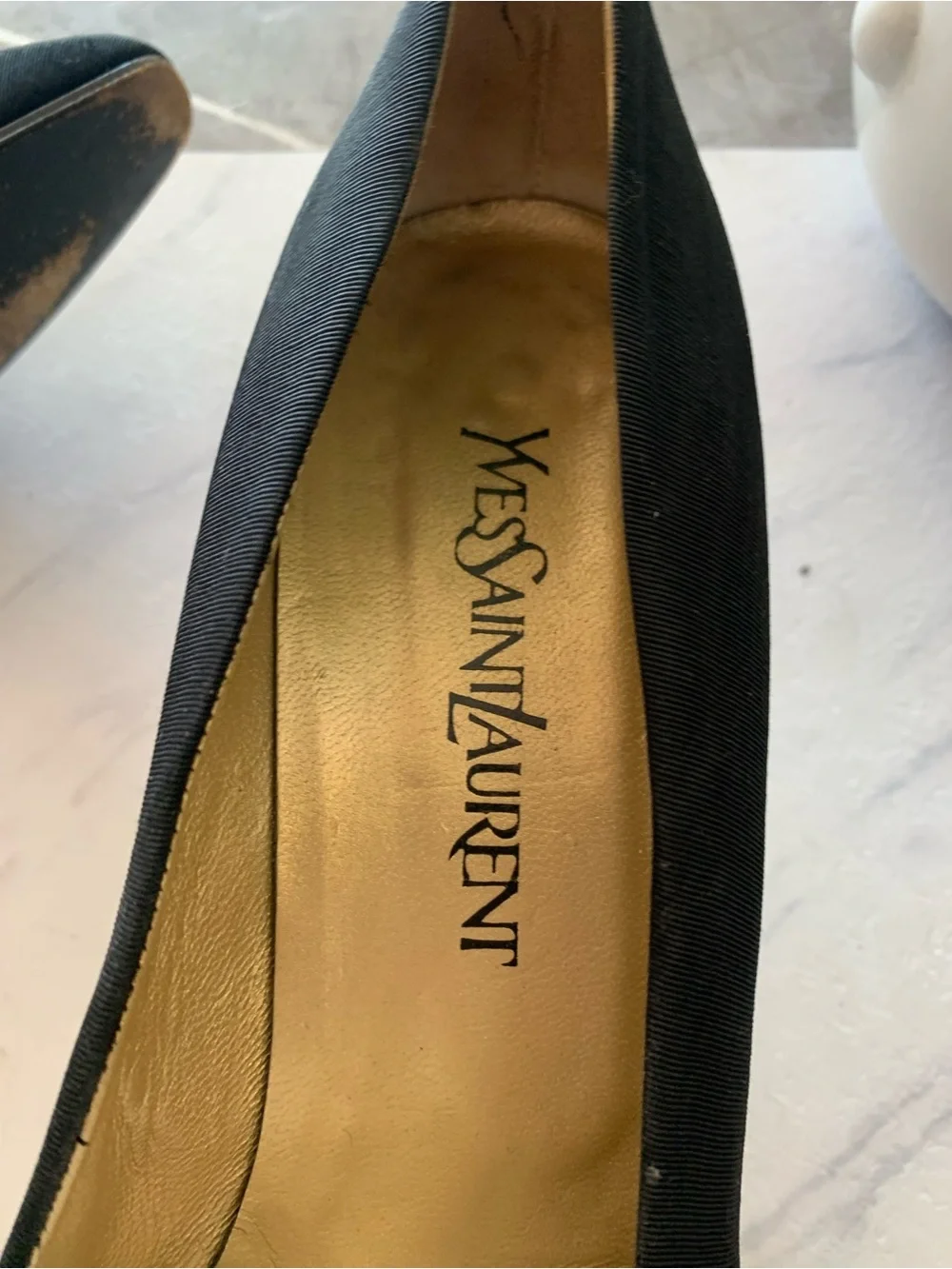 Yves Saint Laurent Black Pointed Toe Pump - Elegant Women's Heel